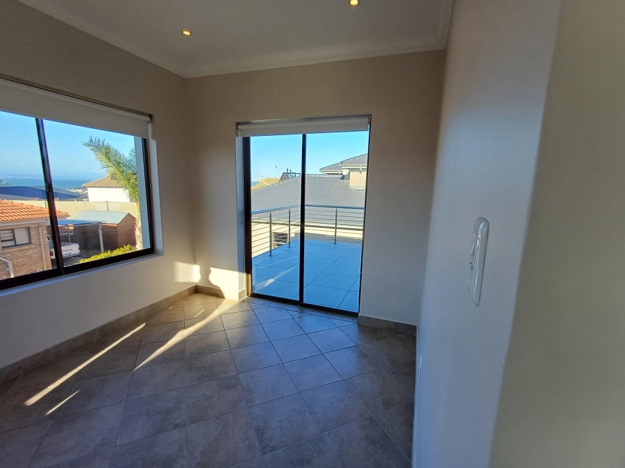 3 Bedroom Property for Sale in Hartenbos Heuwels Western Cape